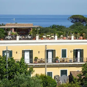 palazzo-giovanni-bed-and-breakfast.sicilyhotelsitaly.net/